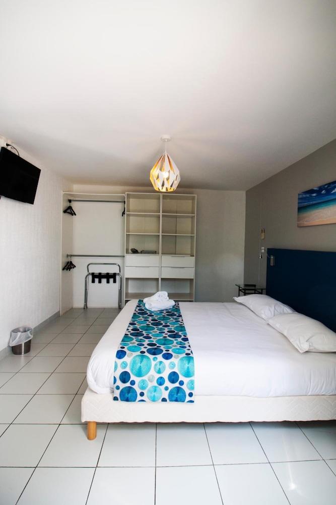 Hotel Bel Azur Six-Fours-les-Plages Ngoại thất bức ảnh